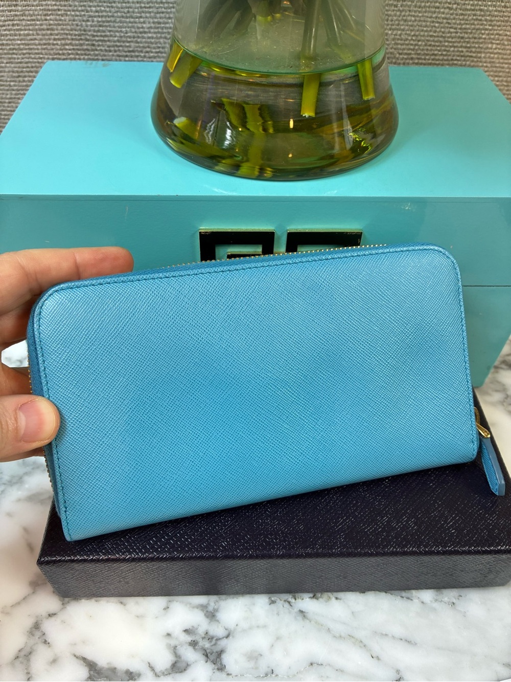 Prada Voyage Blue Saffiano Leather Zip Around Wallet - Pristine Condition - Picture 6 of 13